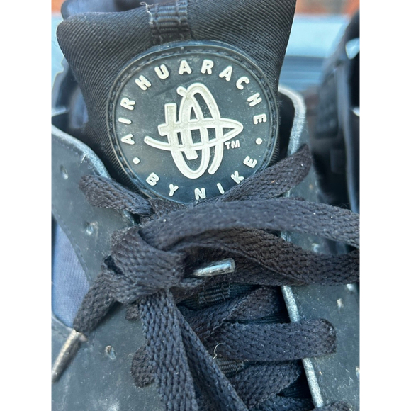 Nike Air Huarache Triple Black(Men’s 10.5) - Picture 10 of 14
